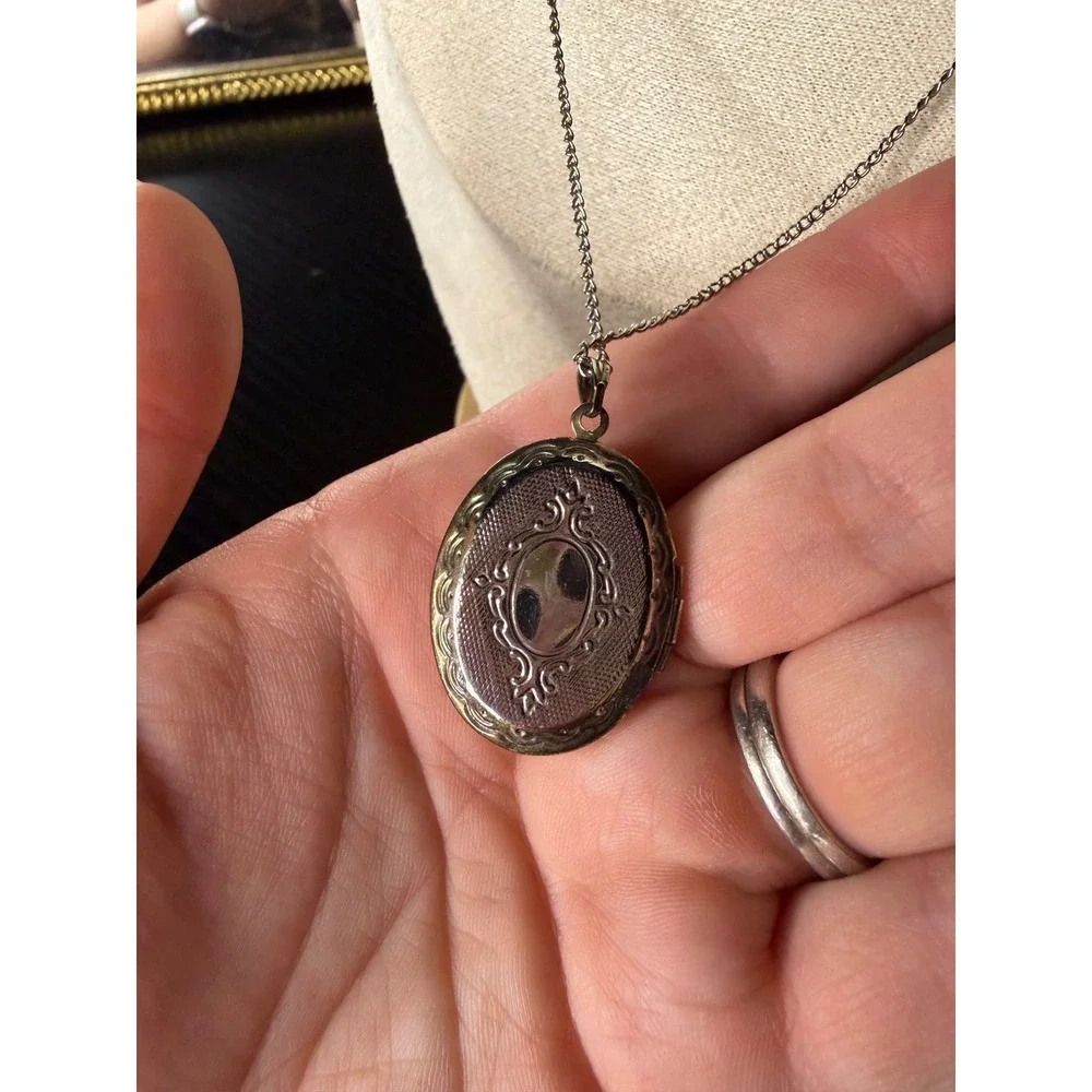 N/A vintage cameo